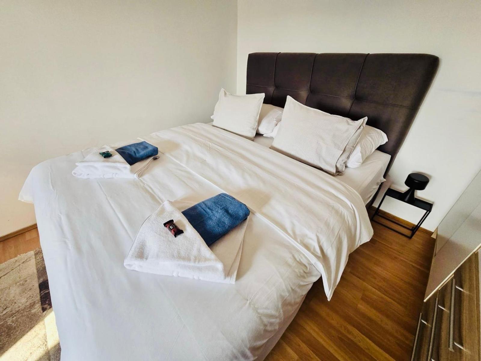 Fly By Suite - Zagreb Airport - 0-24H Self Check In&Out - Parking On Site Велика Гориця Екстер'єр фото