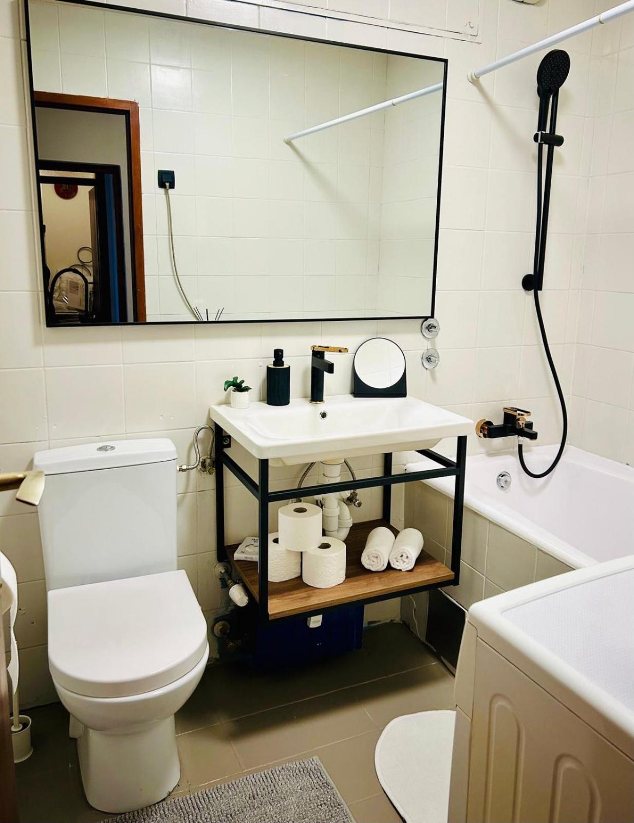 Fly By Suite - Zagreb Airport - 0-24H Self Check In&Out - Parking On Site Велика Гориця Екстер'єр фото
